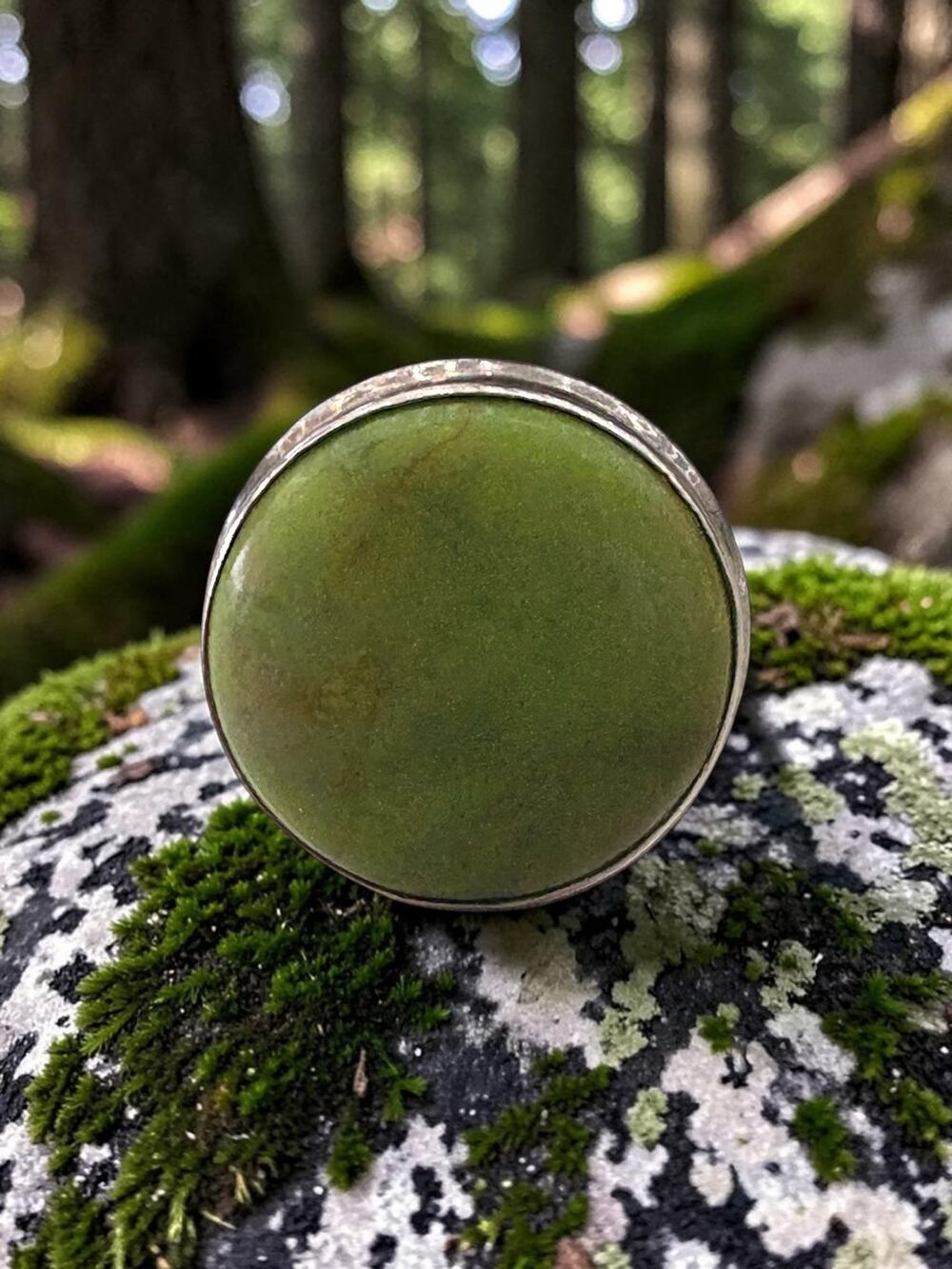 Vintage sterling silver green stone bezel statement ring smooth oval cabochon